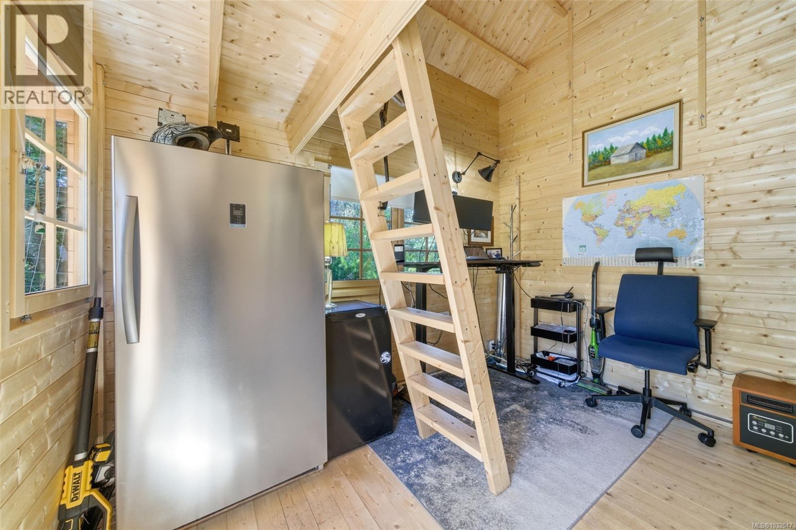 1704 WHIFFIN SPIT RD - 39