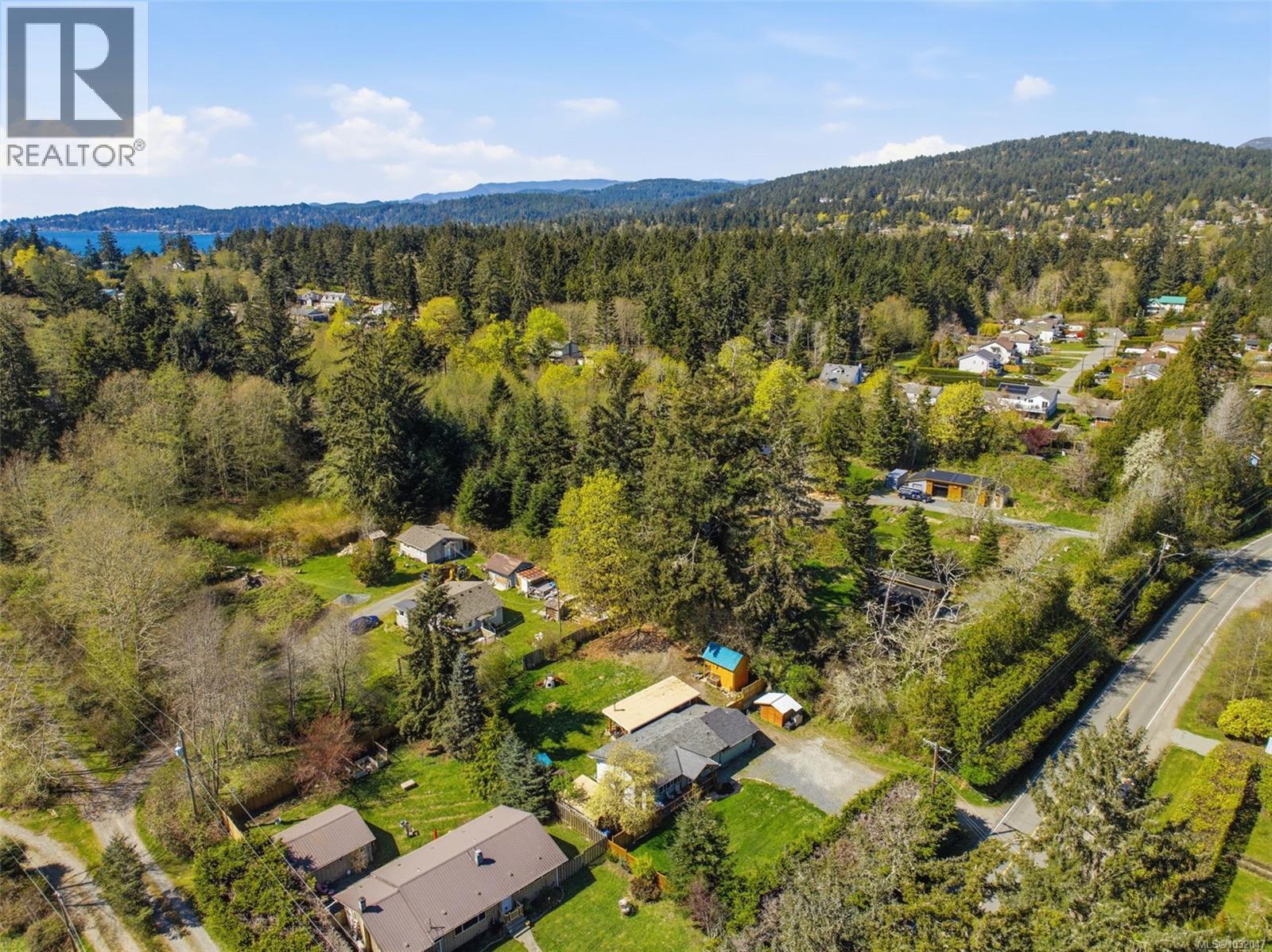 1704 Whiffin Spit Rd - 4