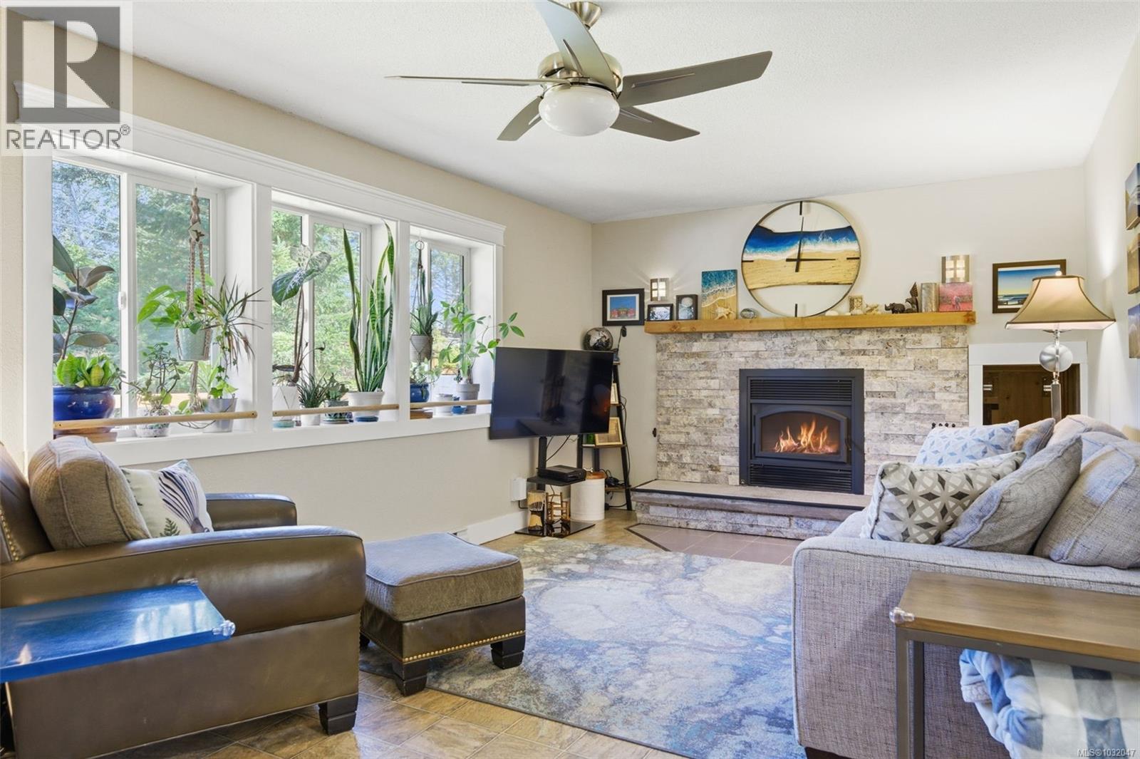 1704 Whiffin Spit Rd - 7