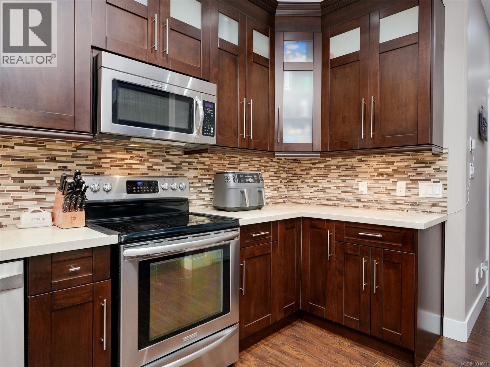 969 TAYBERRY TERR - 10