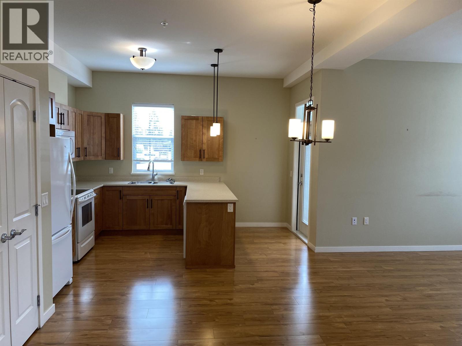 Photo 10 of 35 — 106 1444 20TH AVENUE · Prince George, BC