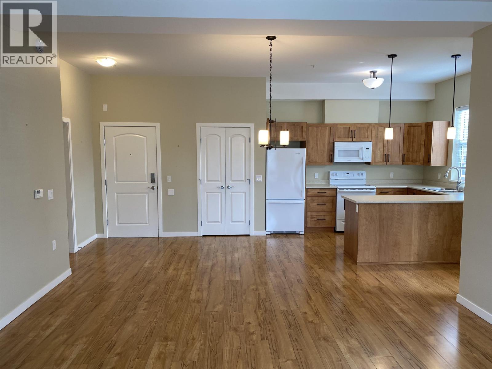 Photo 11 of 35 — 106 1444 20TH AVENUE · Prince George, BC