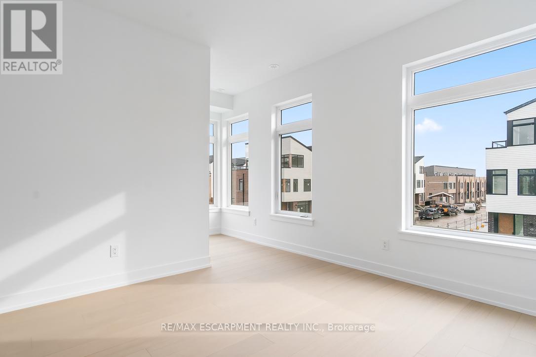 19 - 20 LOU PARSONS WAY — photo 16
