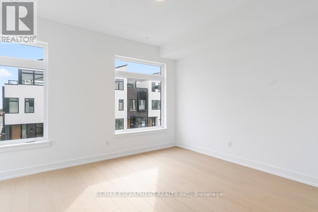 19 - 20 LOU PARSONS WAY — photo 15
