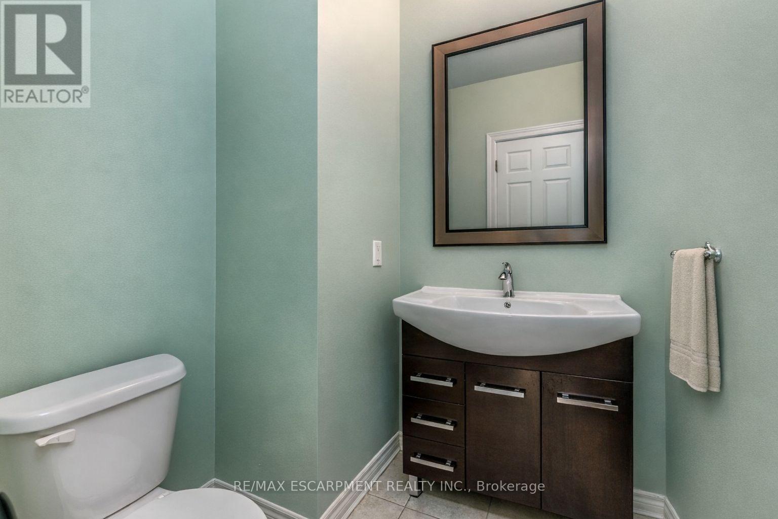 1203 LORNE PARK ROAD — photo 9