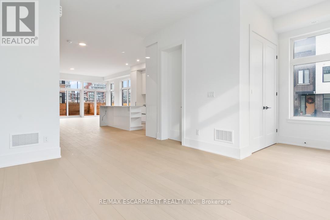 19 - 20 LOU PARSONS WAY — photo 3