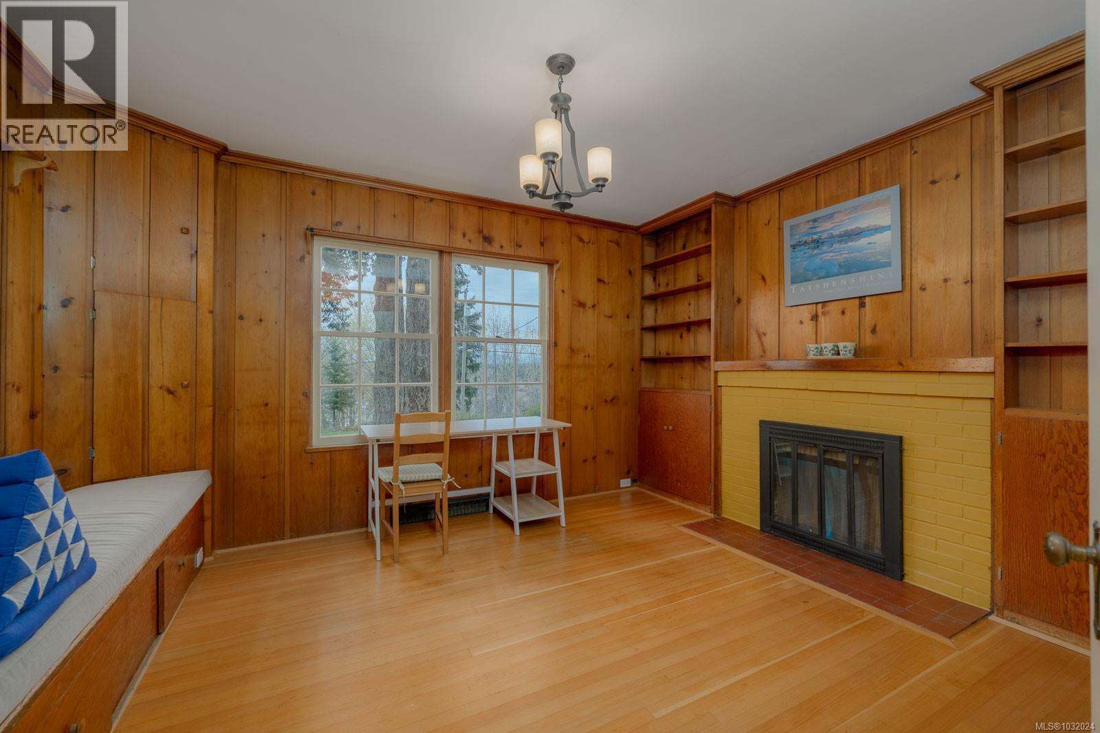 4749 LESLIE AVE - 22