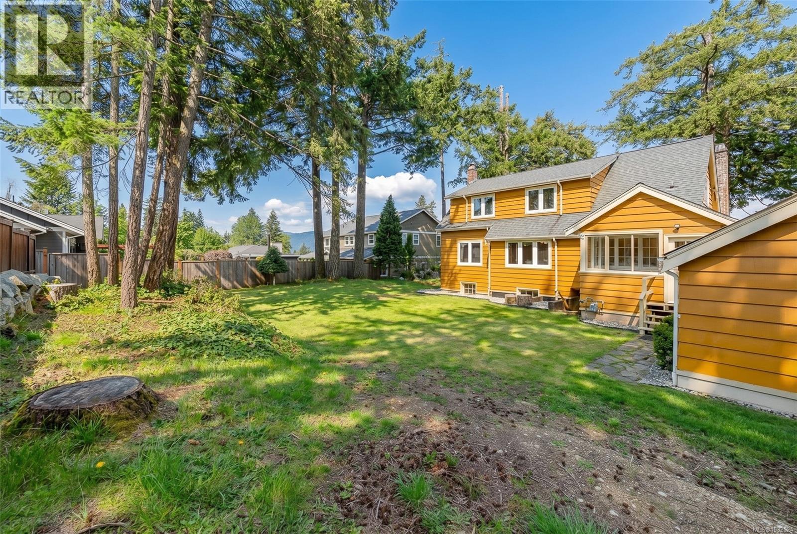 4749 LESLIE AVE - 41