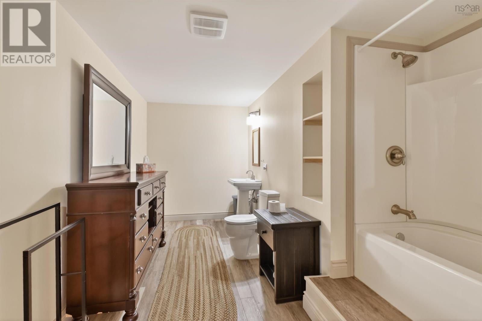 Property 44 of 50 of 11 Wharf Road