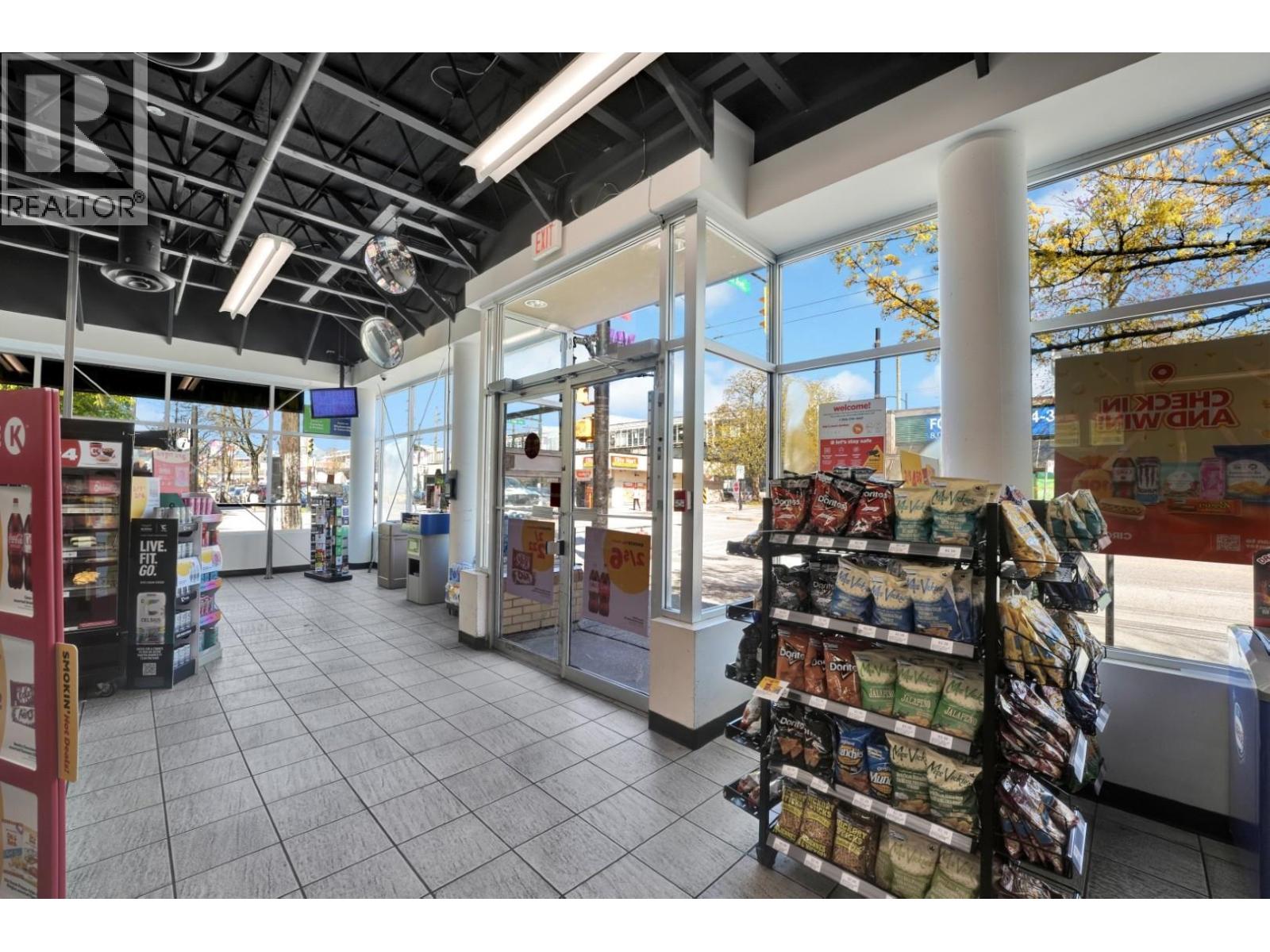 Retail for Rent in Vancouver – 2601 COMMERCIAL DRIVE, Vancouver - Image 3