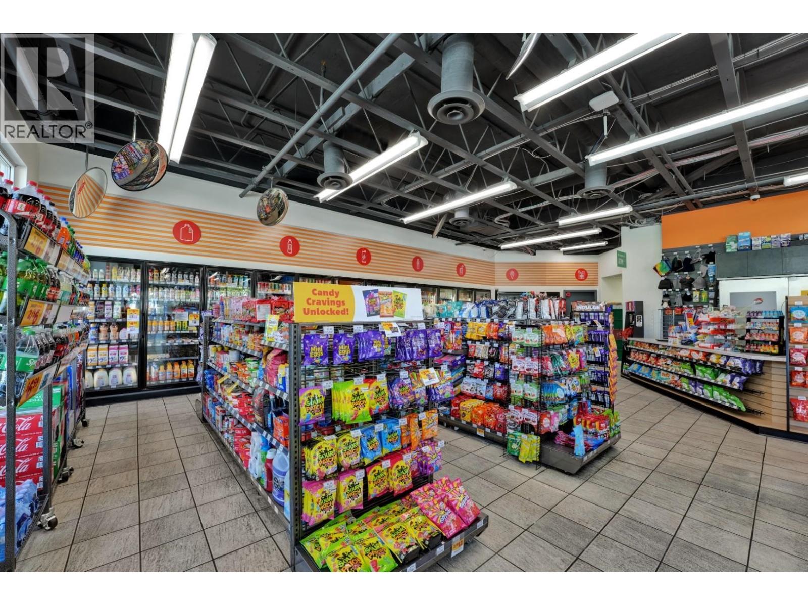 Retail for Rent in Vancouver – 2601 COMMERCIAL DRIVE, Vancouver - Image 4