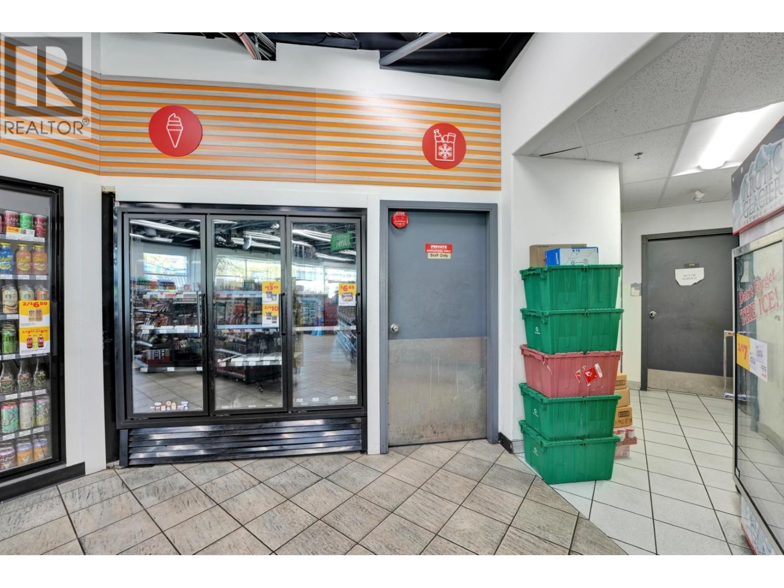 Retail for Rent in Vancouver – 2601 COMMERCIAL DRIVE, Vancouver - Image 33
