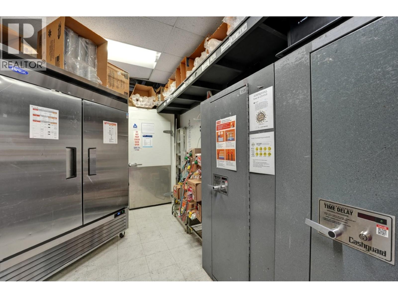Retail for Rent in Vancouver – 2601 COMMERCIAL DRIVE, Vancouver - Image 23