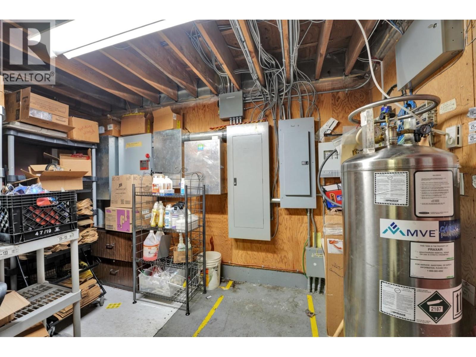 Retail for Rent in Vancouver – 2601 COMMERCIAL DRIVE, Vancouver - Image 24