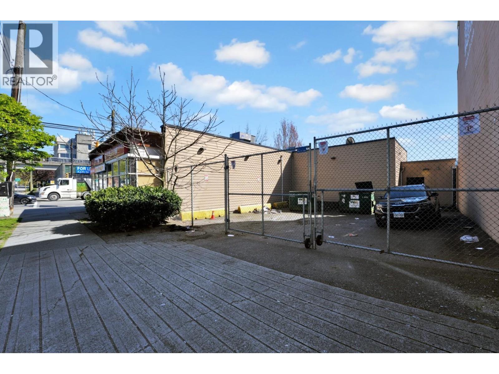 Retail for Rent in Vancouver – 2601 COMMERCIAL DRIVE, Vancouver - Image 17