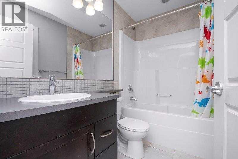 
          226 Redstone Drive Northeast
            <br/>
            <span>Calgary</span>
            , 
            <span>AB</span>
             <span>T3N1B5</span>
         - Photo 26