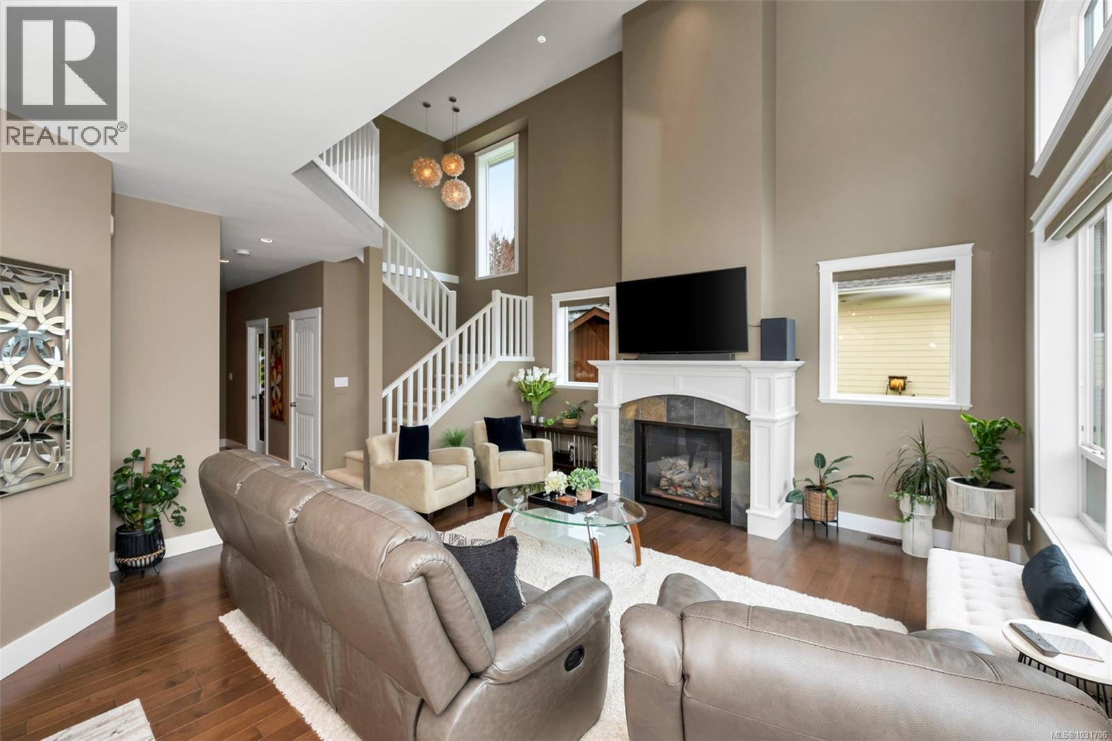 1328 BONNER CRES - 10