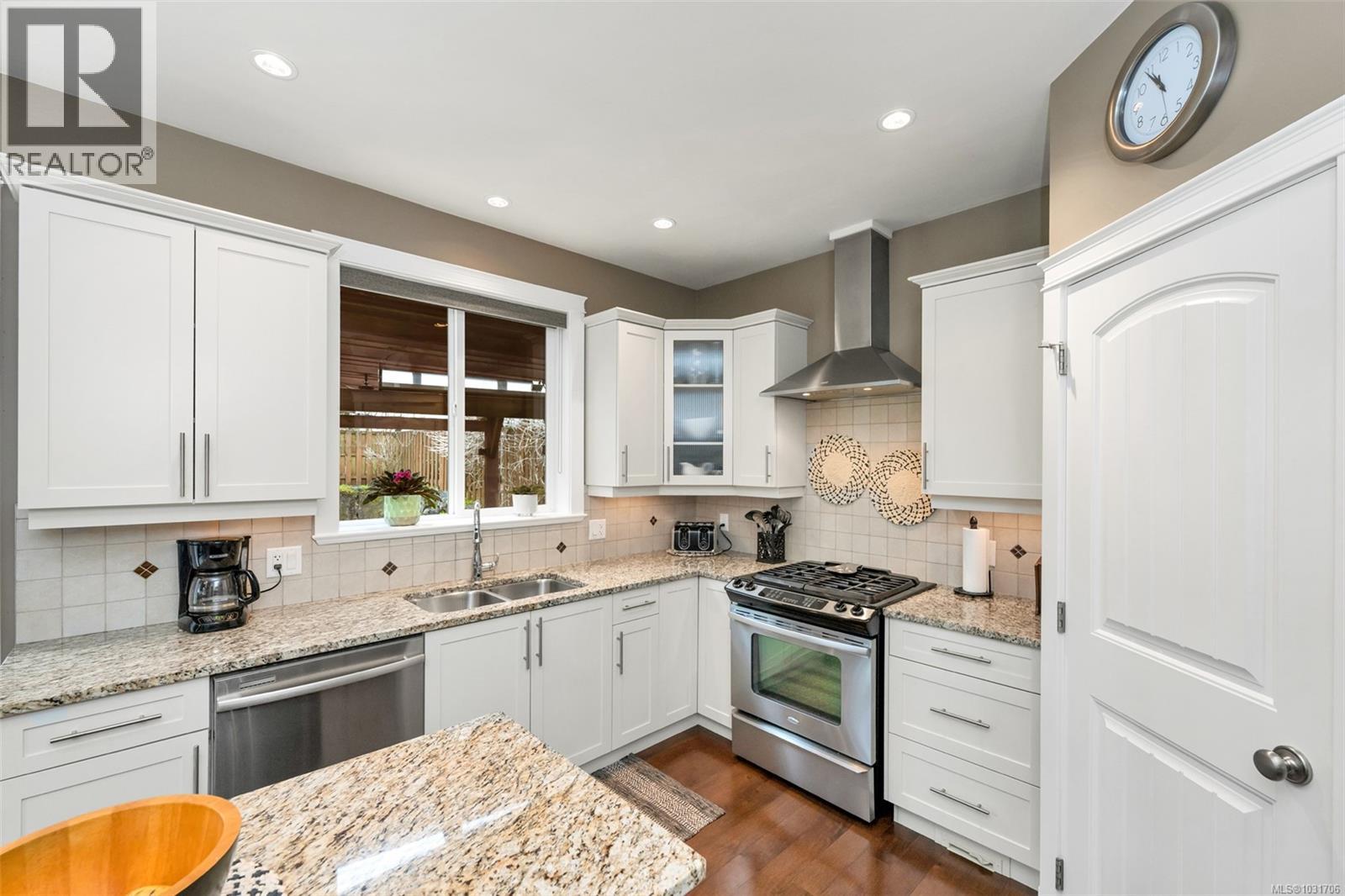 1328 BONNER CRES - 14