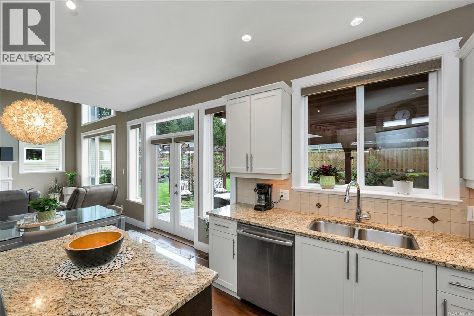 1328 BONNER CRES - 15