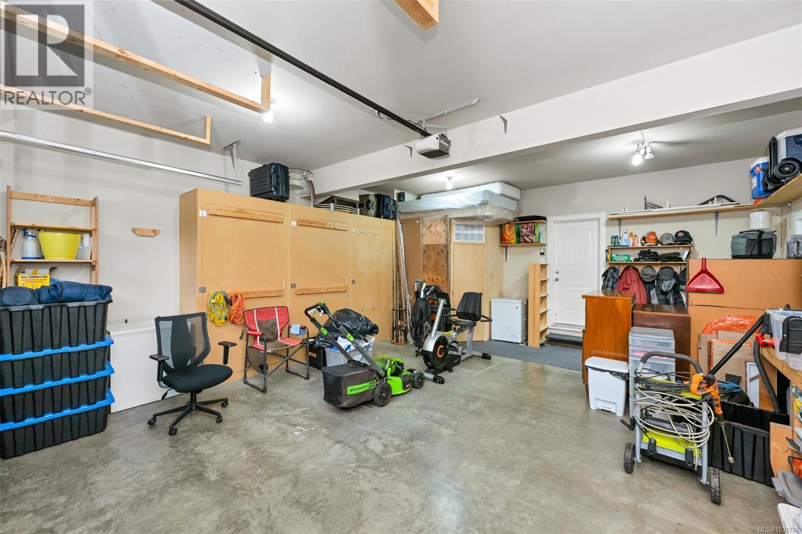 1328 BONNER CRES - 16