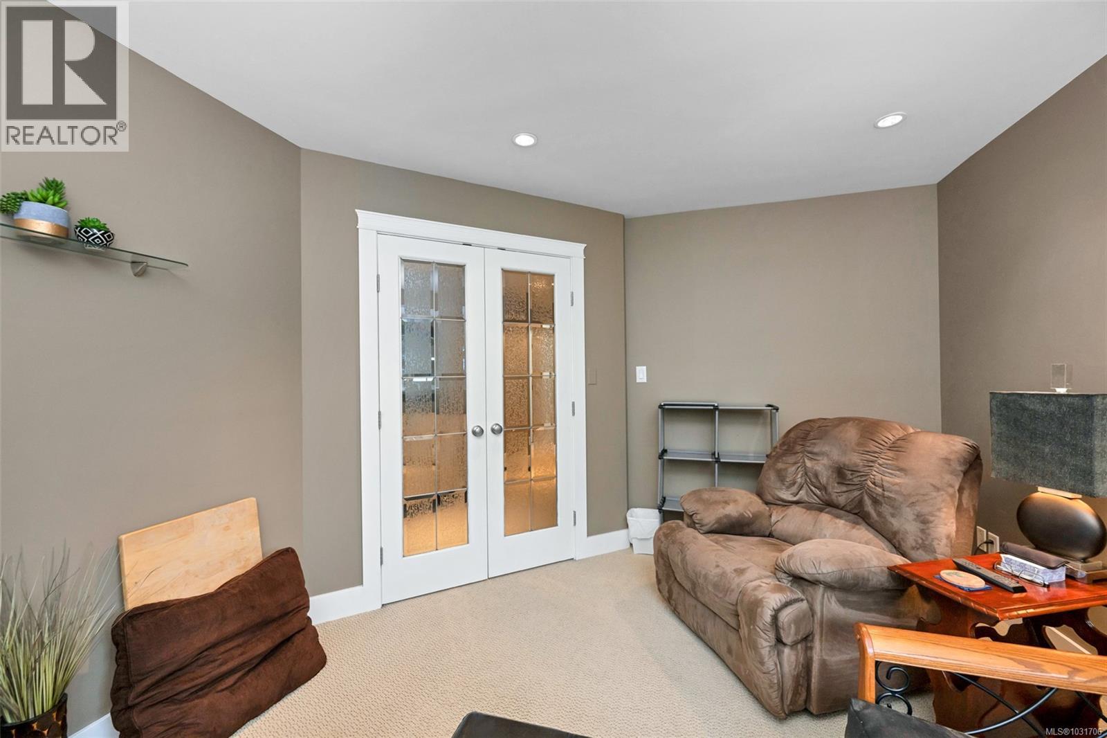 1328 BONNER CRES - 20