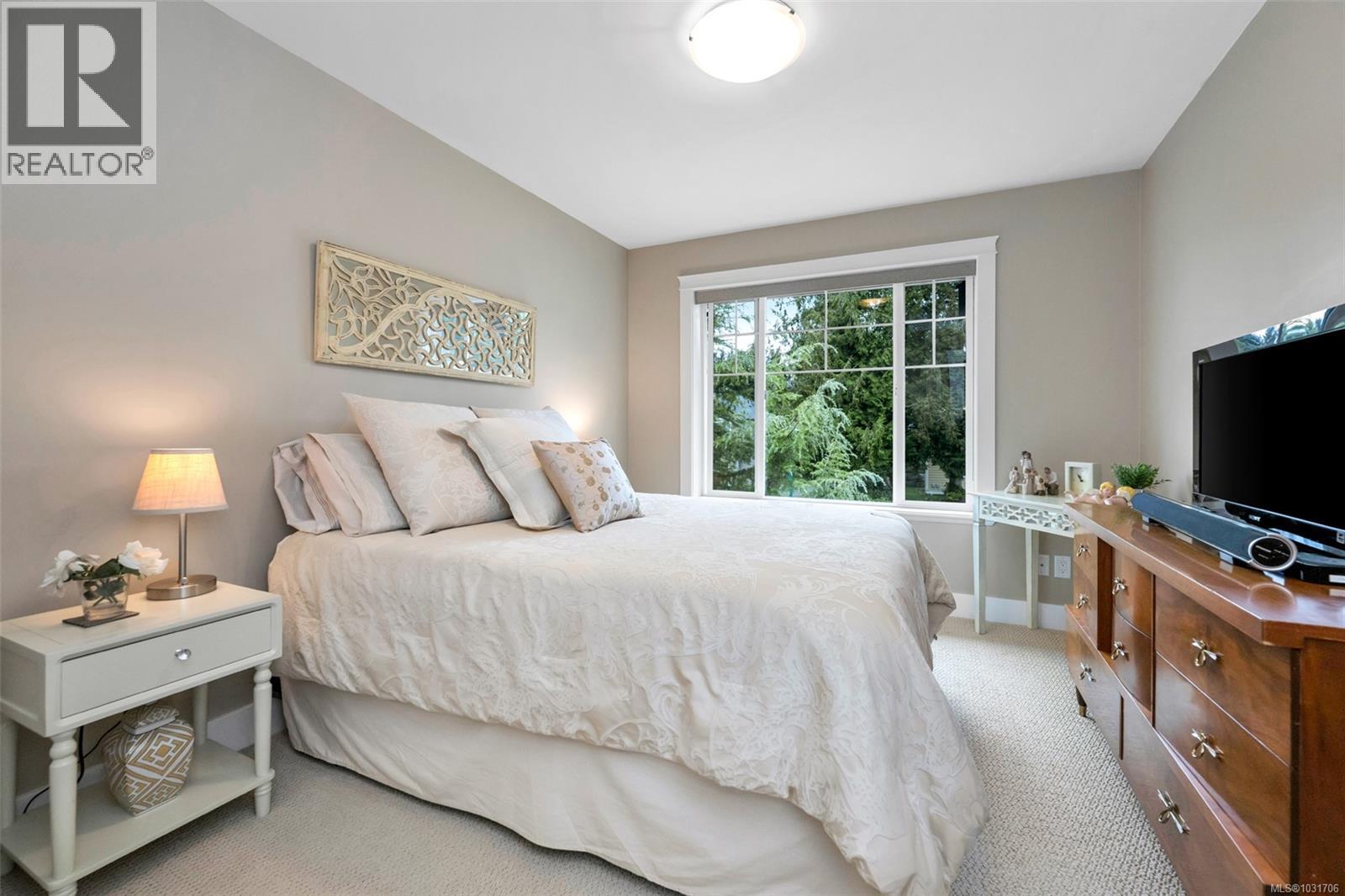 1328 BONNER CRES - 21