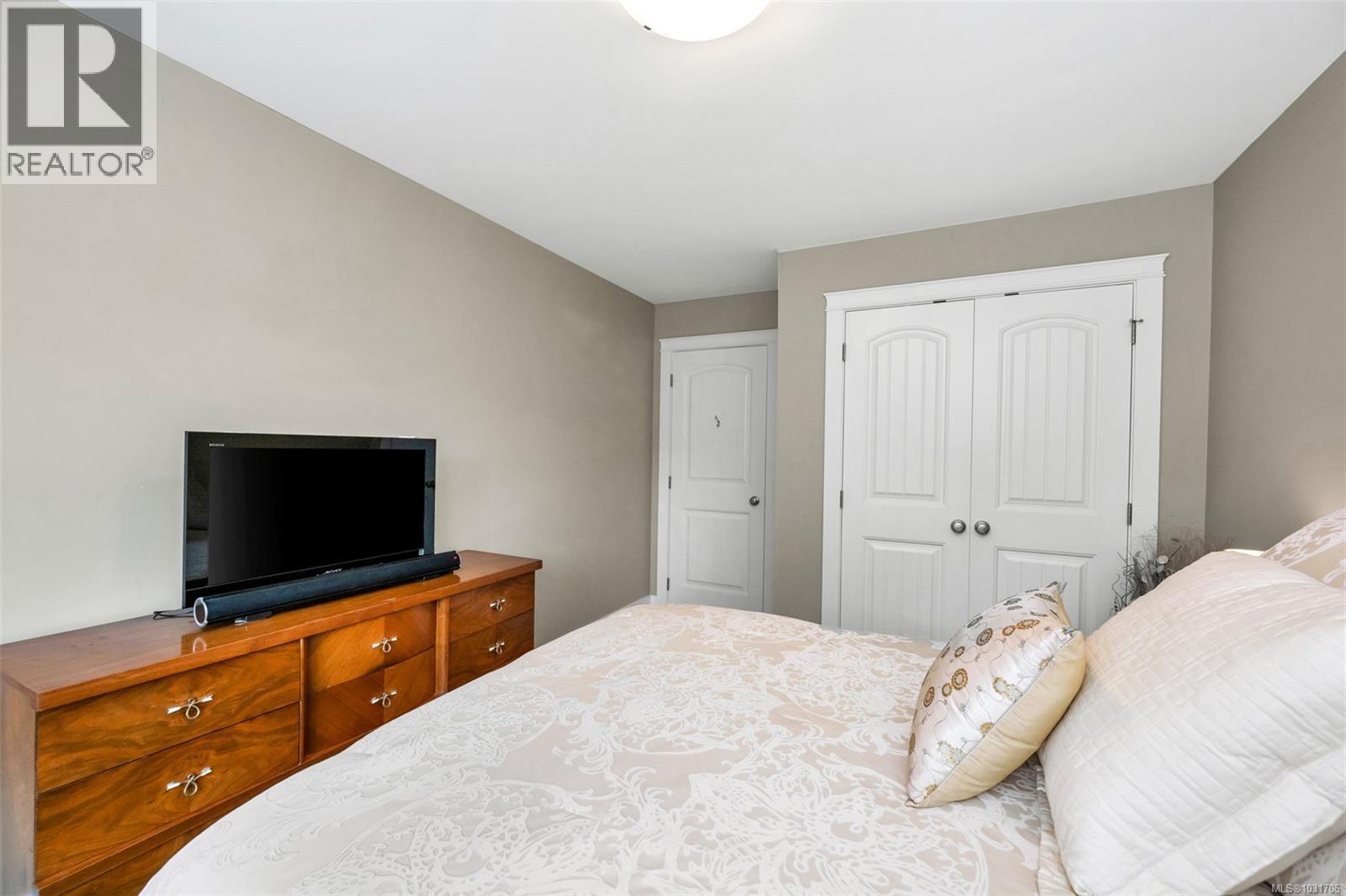 1328 BONNER CRES - 22