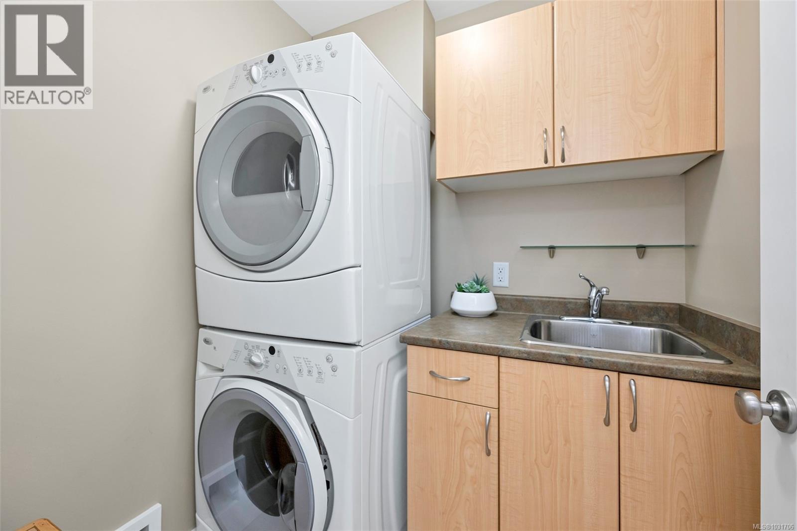 1328 BONNER CRES - 23