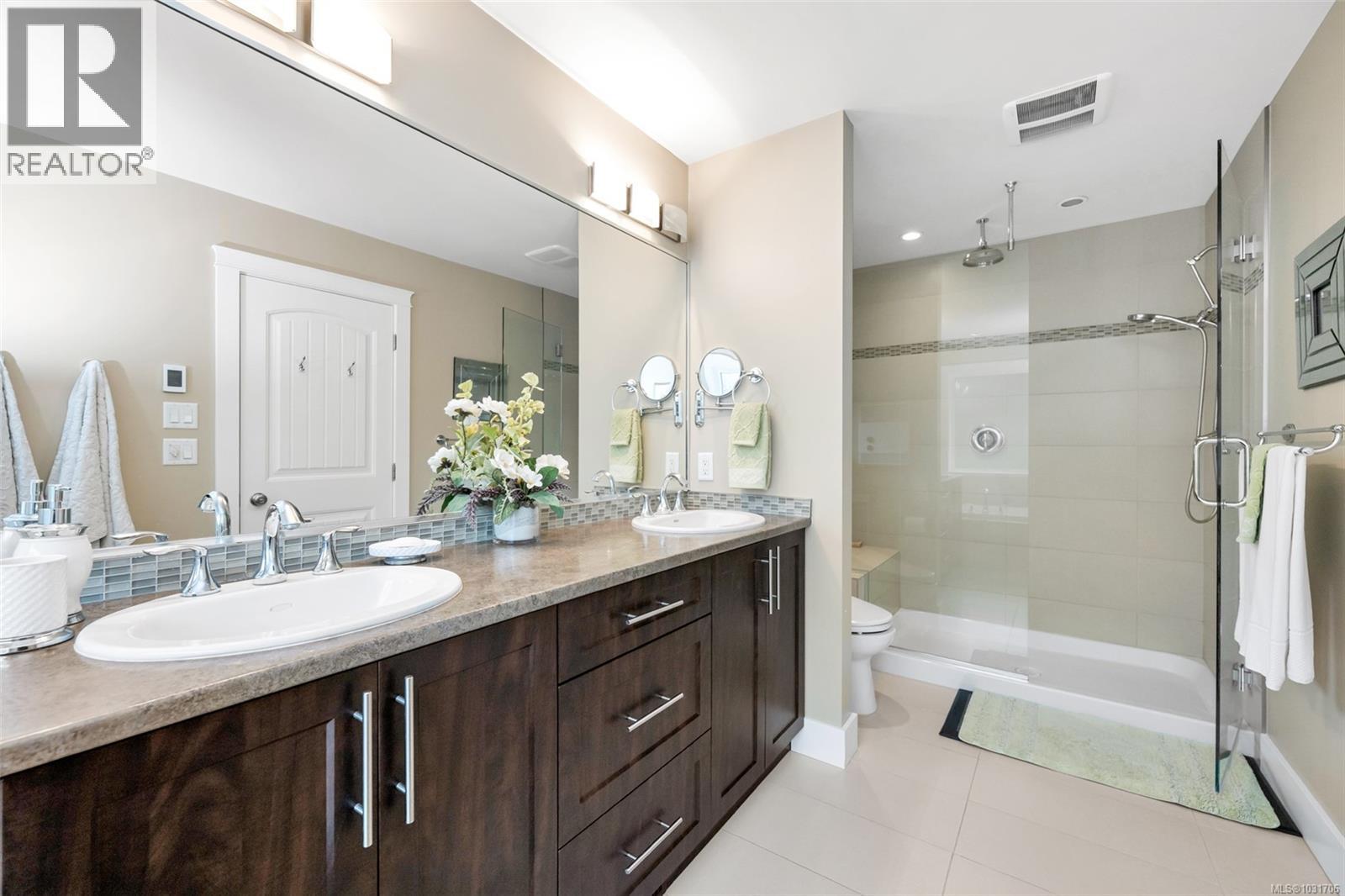 1328 BONNER CRES - 30