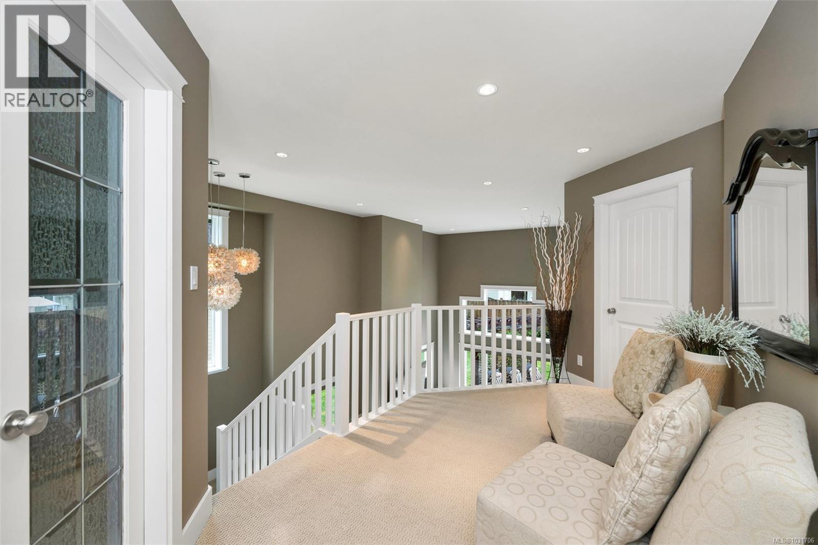 1328 BONNER CRES - 33