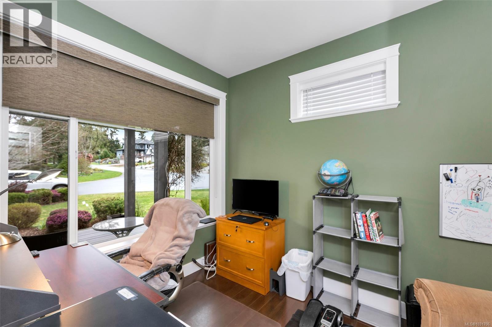 1328 BONNER CRES - 36