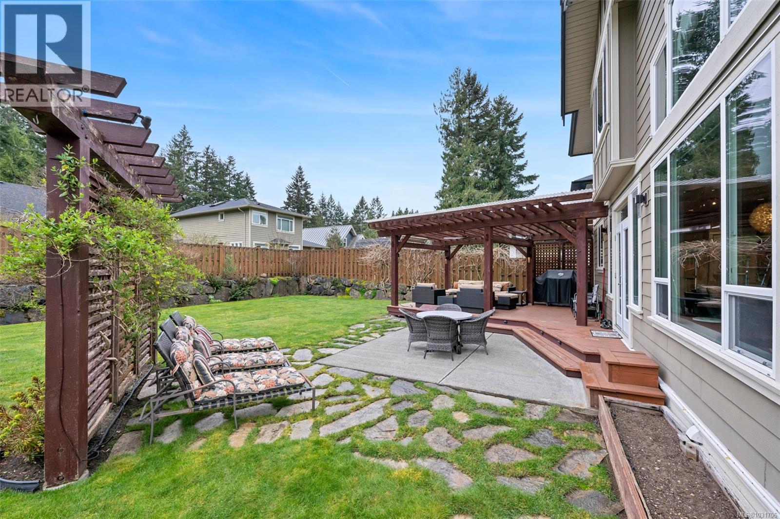 1328 BONNER CRES - 37