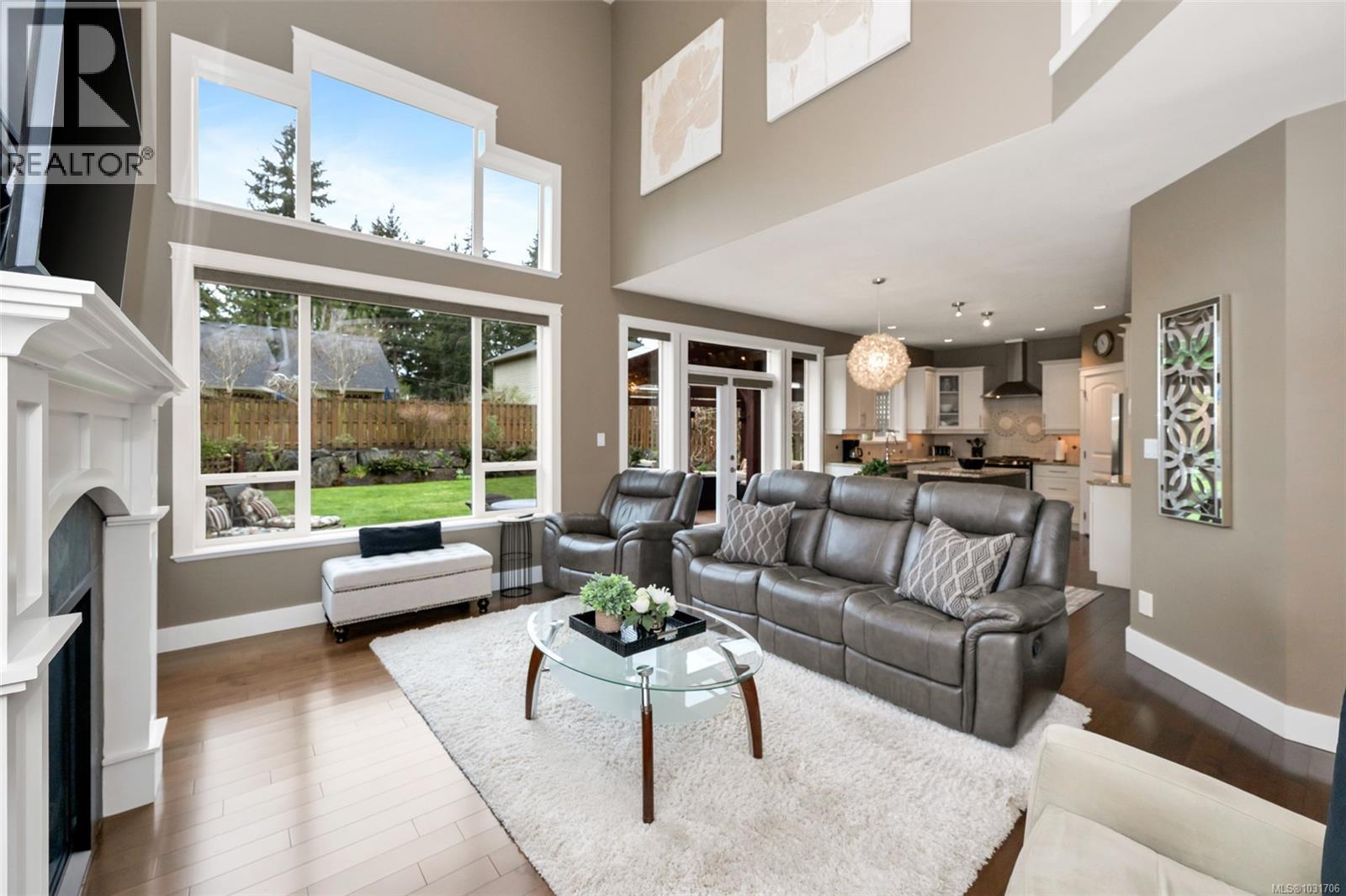 1328 BONNER CRES - 8