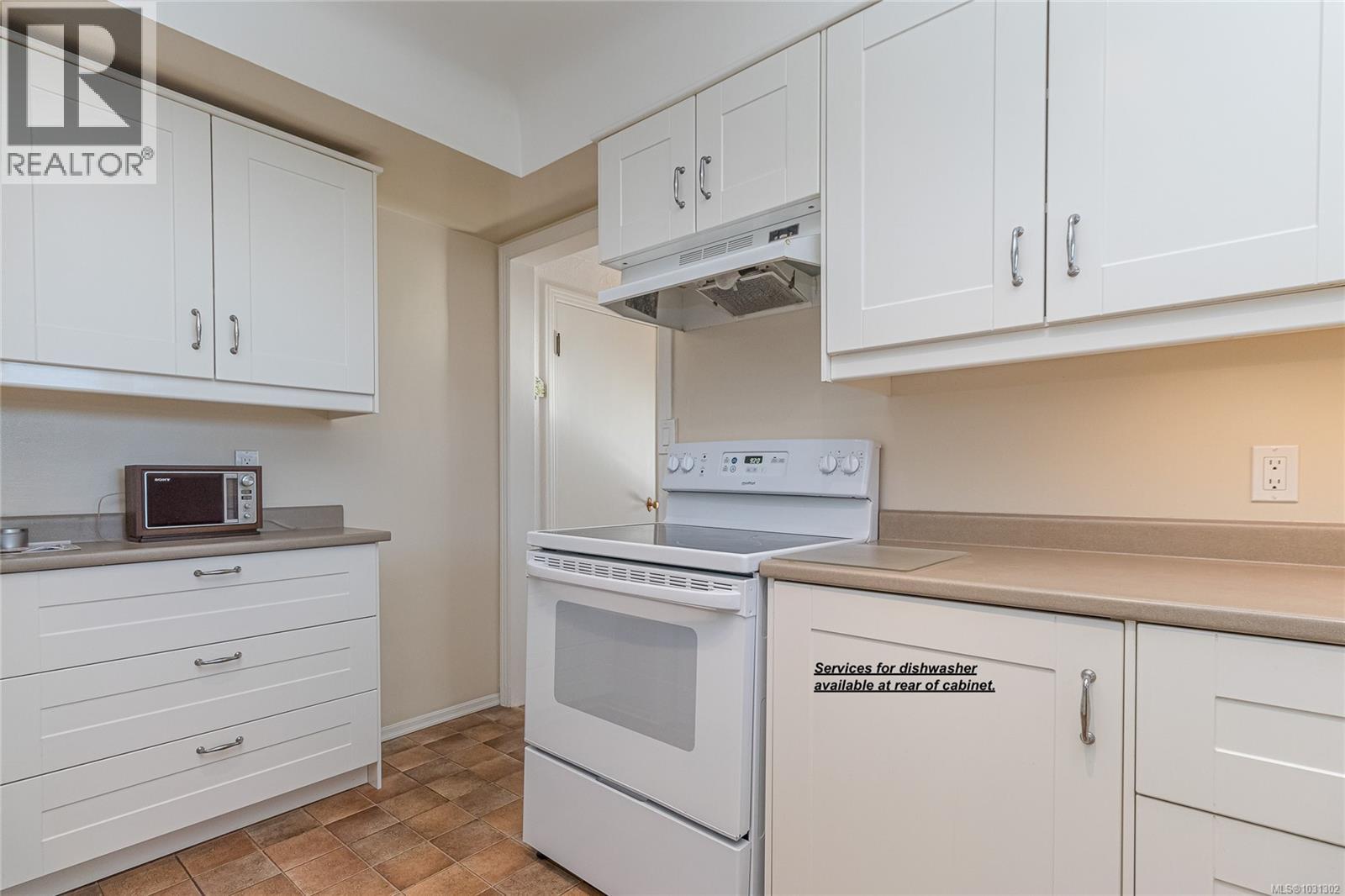 2201 KINROSS AVE - 18