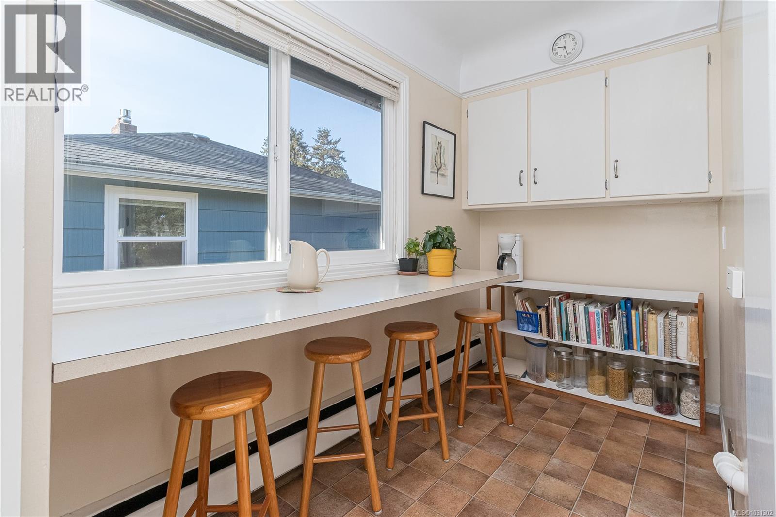 2201 KINROSS AVE - 19