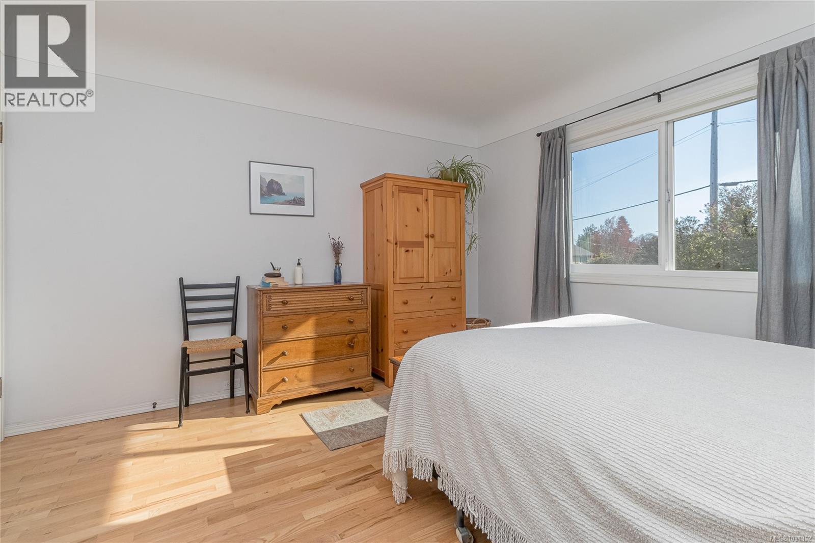 2201 KINROSS AVE - 21