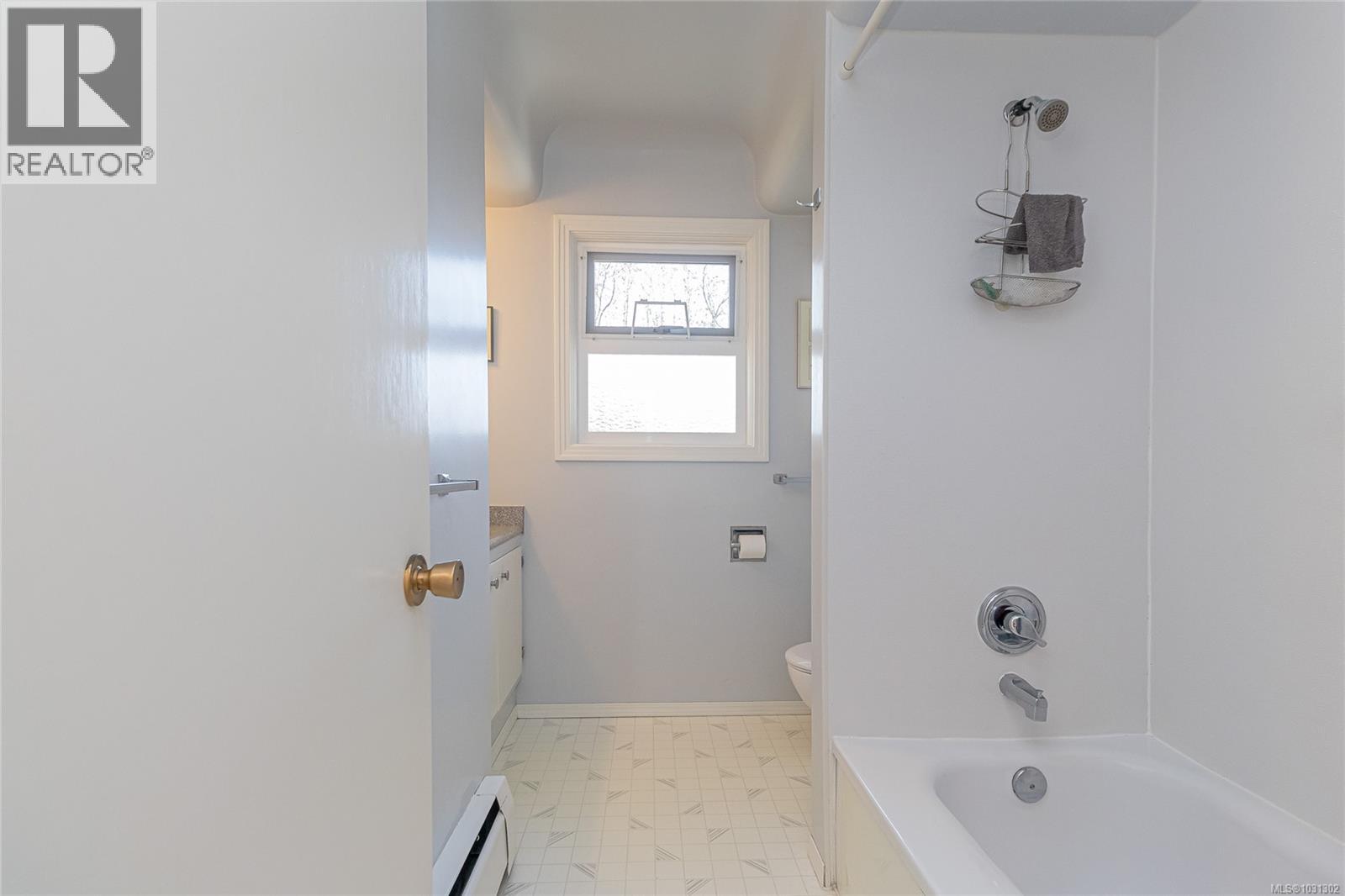 2201 KINROSS AVE - 23