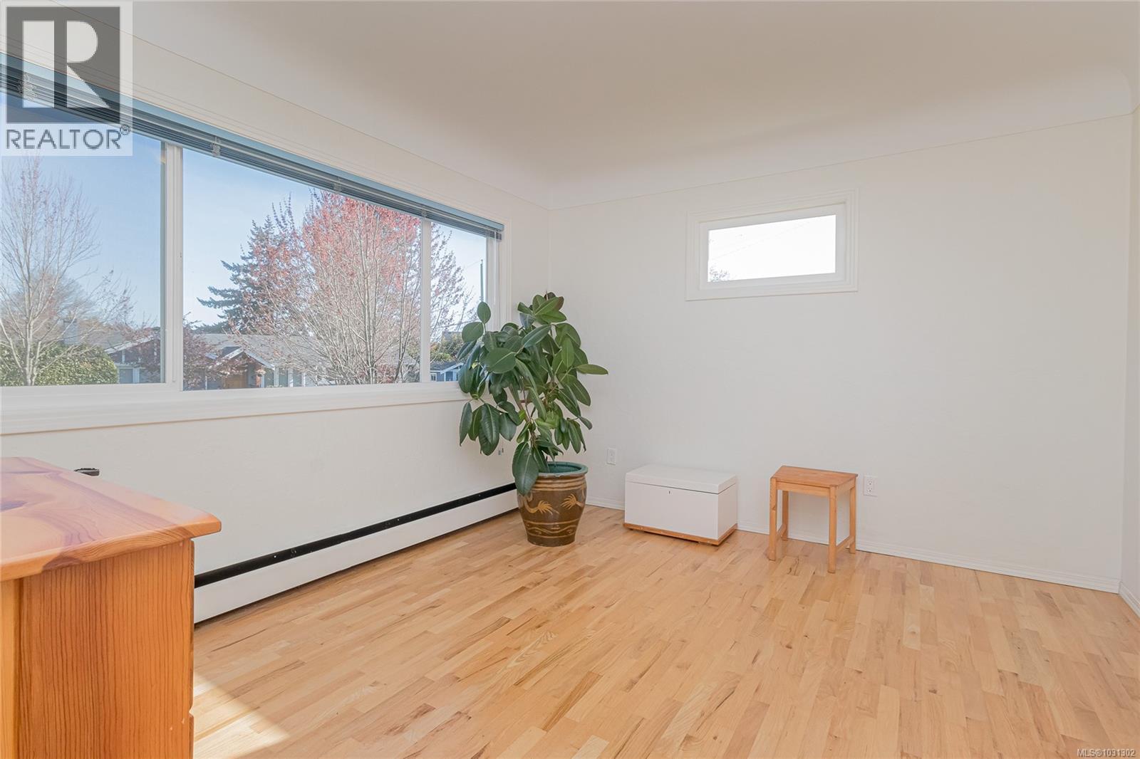 2201 KINROSS AVE - 24