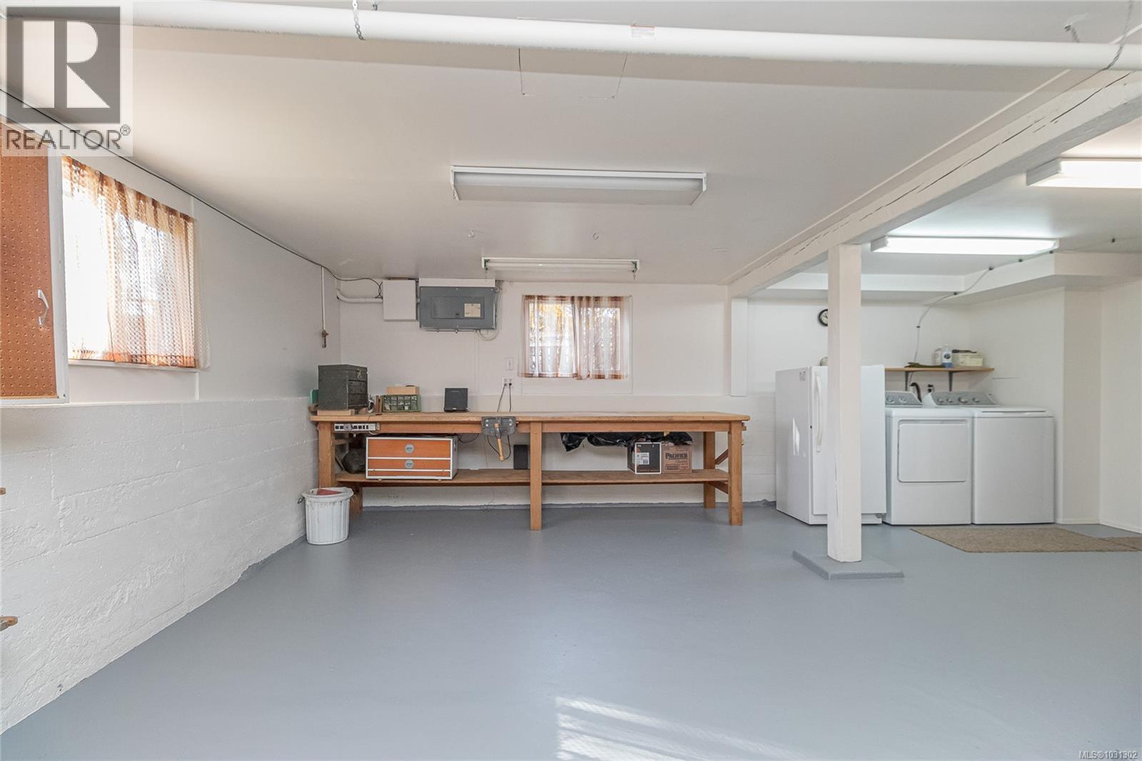 2201 KINROSS AVE - 33