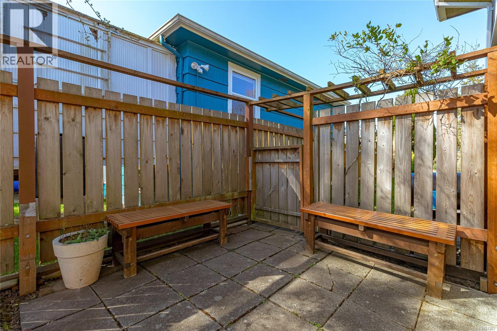 2201 KINROSS AVE - 38