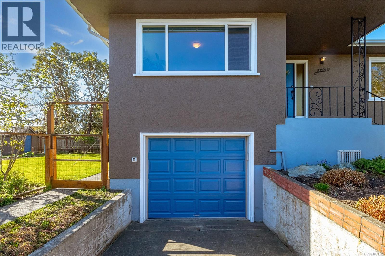 2201 KINROSS AVE - 4