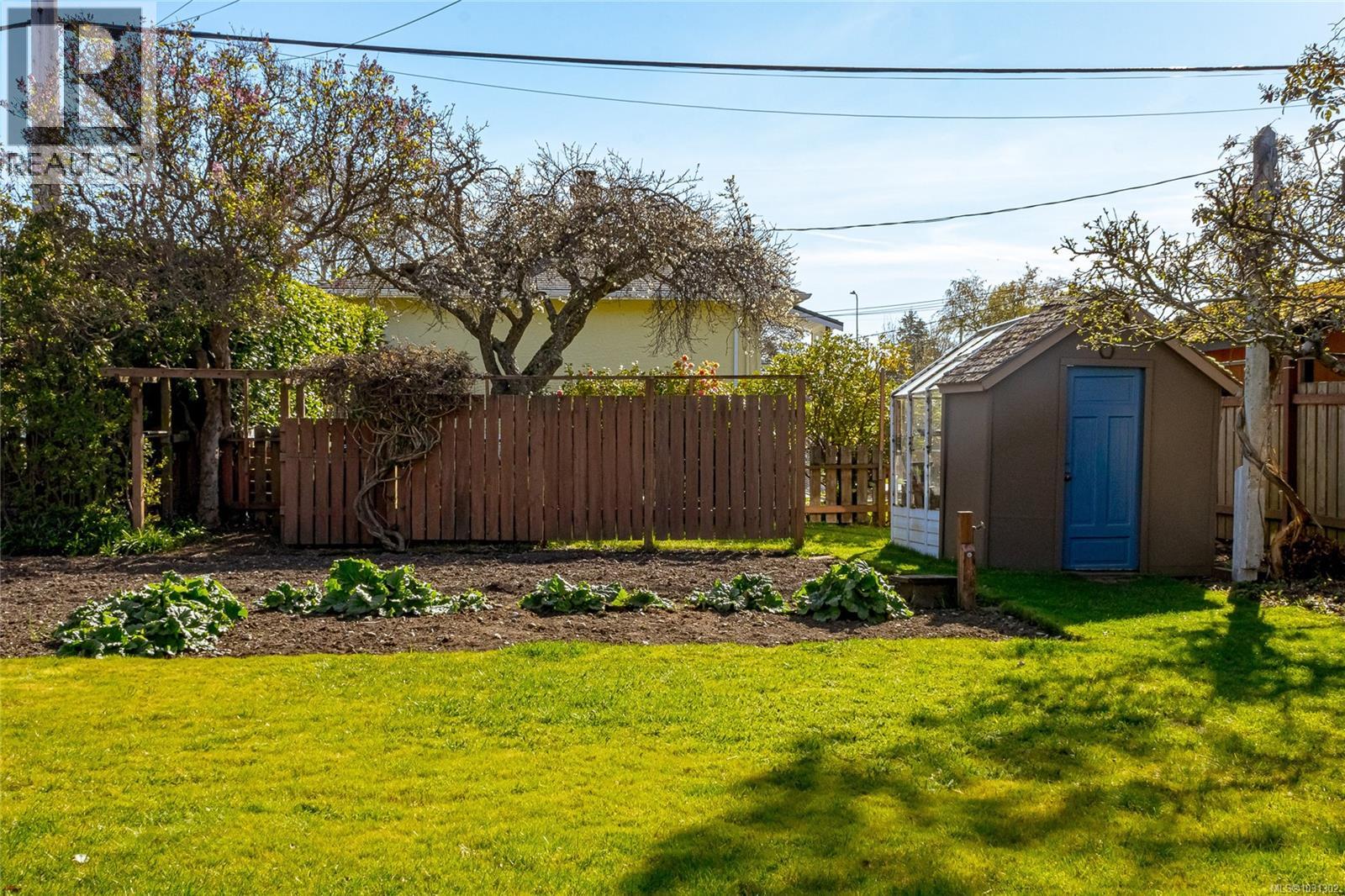 2201 KINROSS AVE - 44