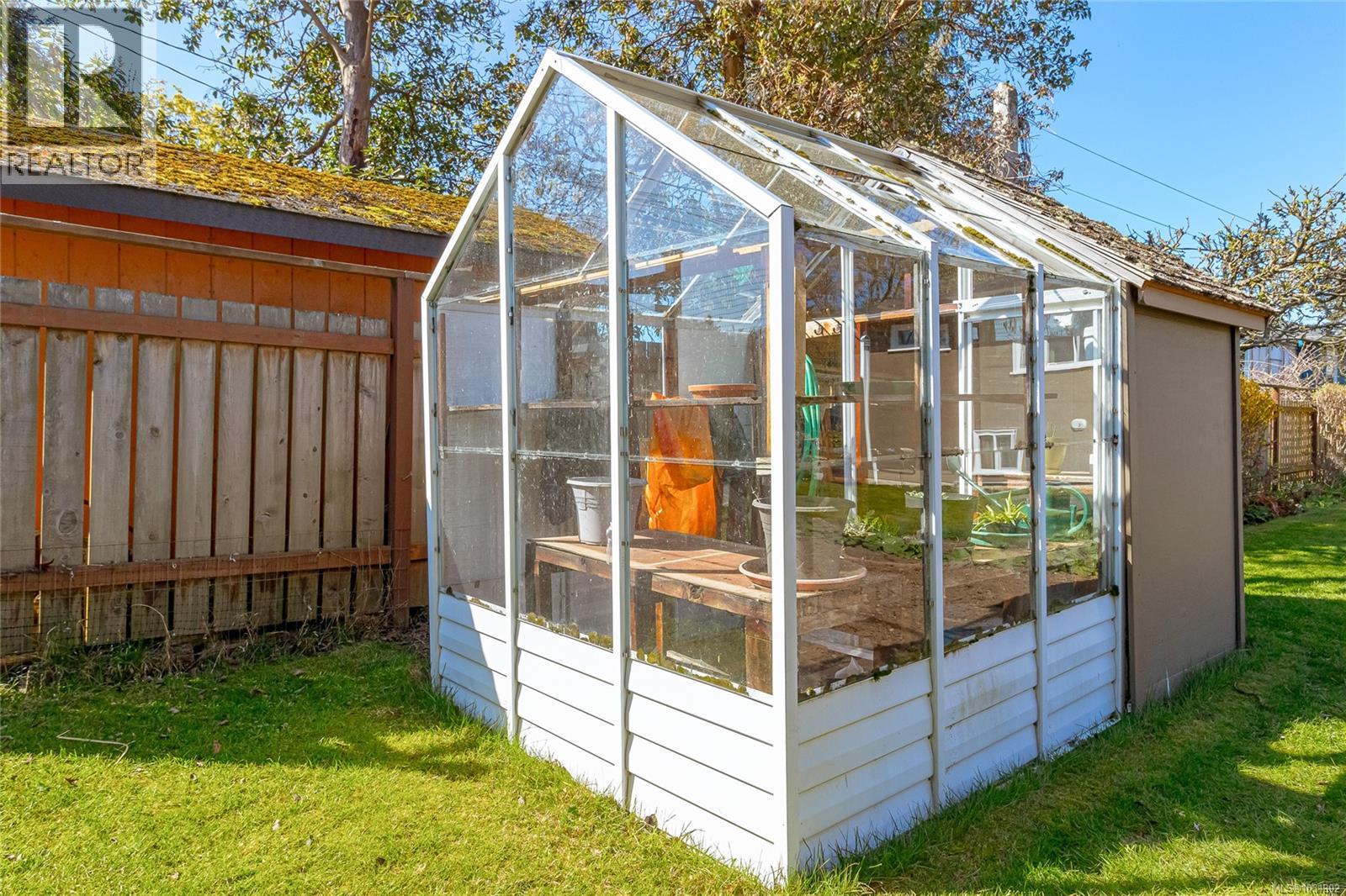 2201 KINROSS AVE - 45