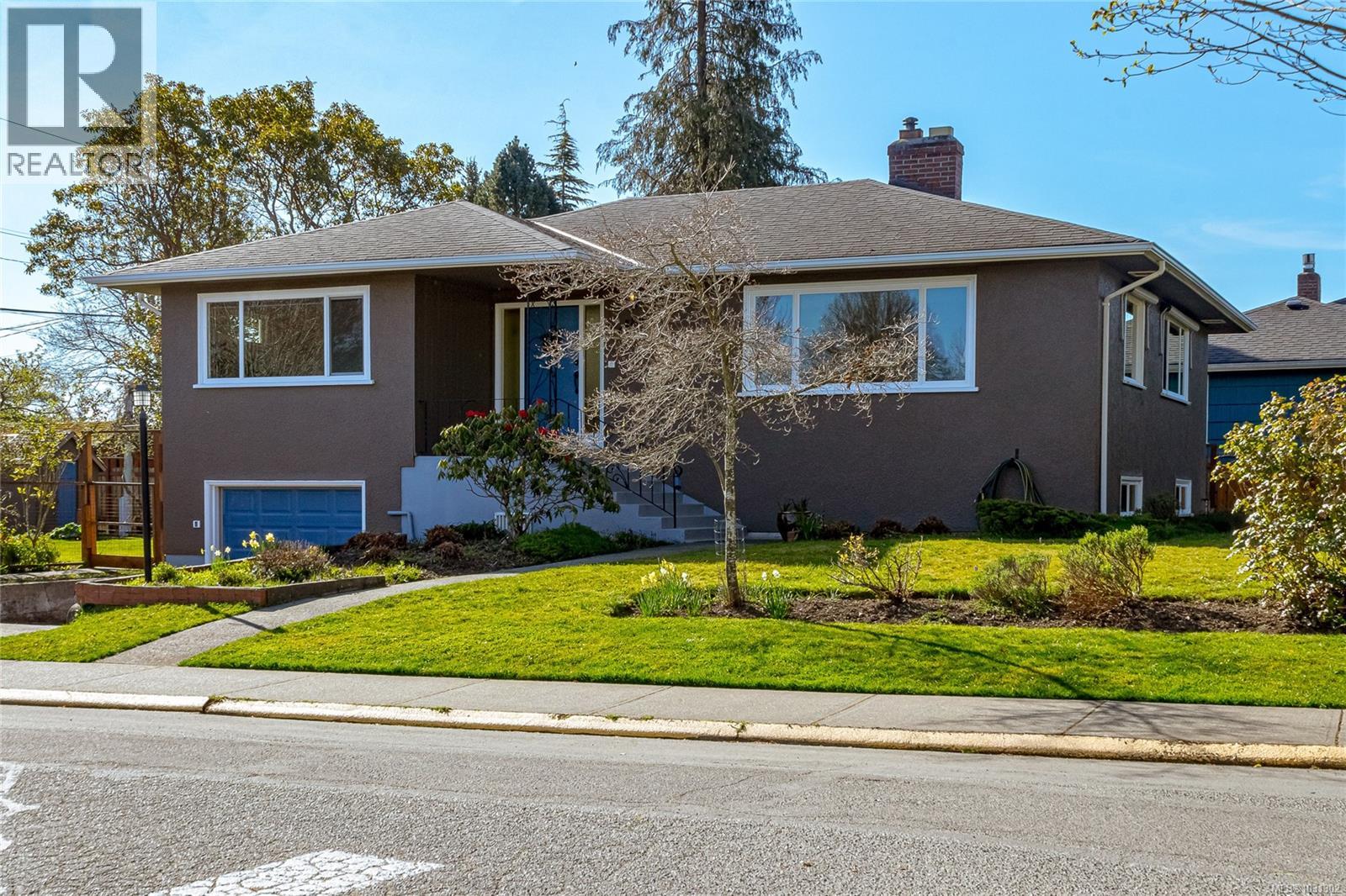 2201 KINROSS AVE - 52