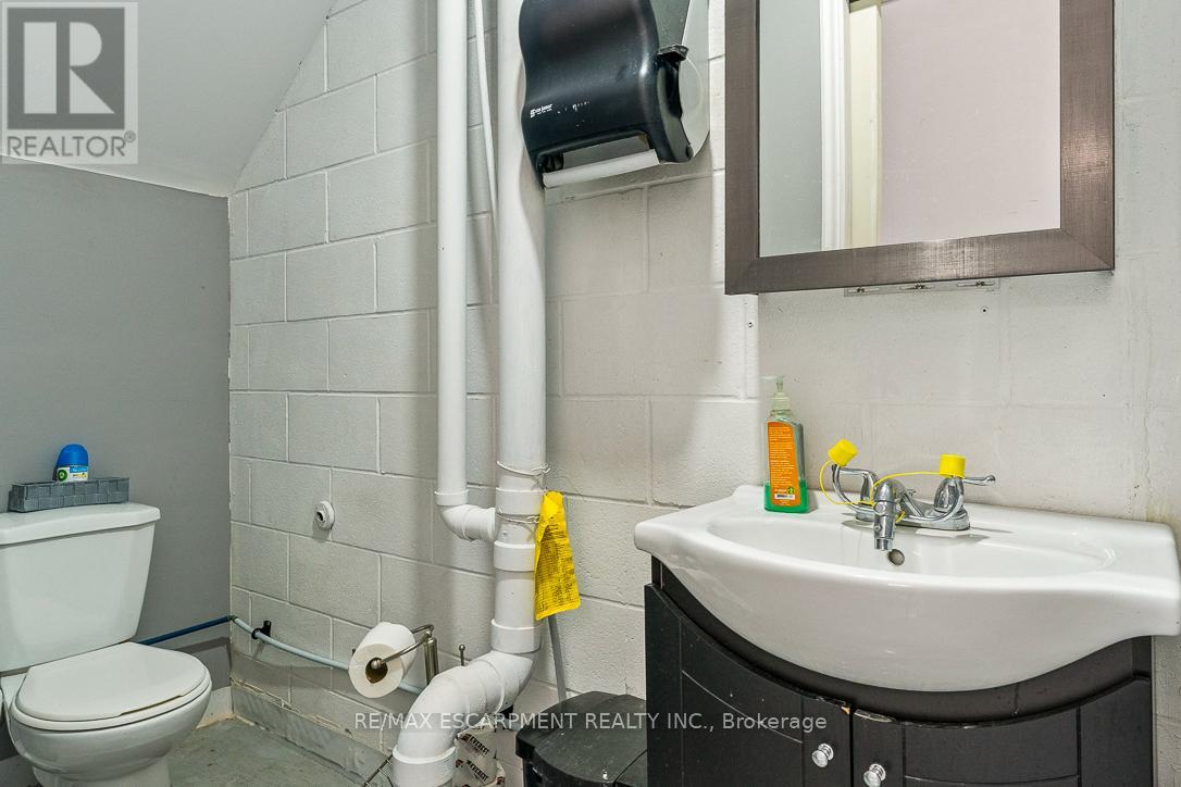 5 - 70 MONARCH ROAD — photo 26