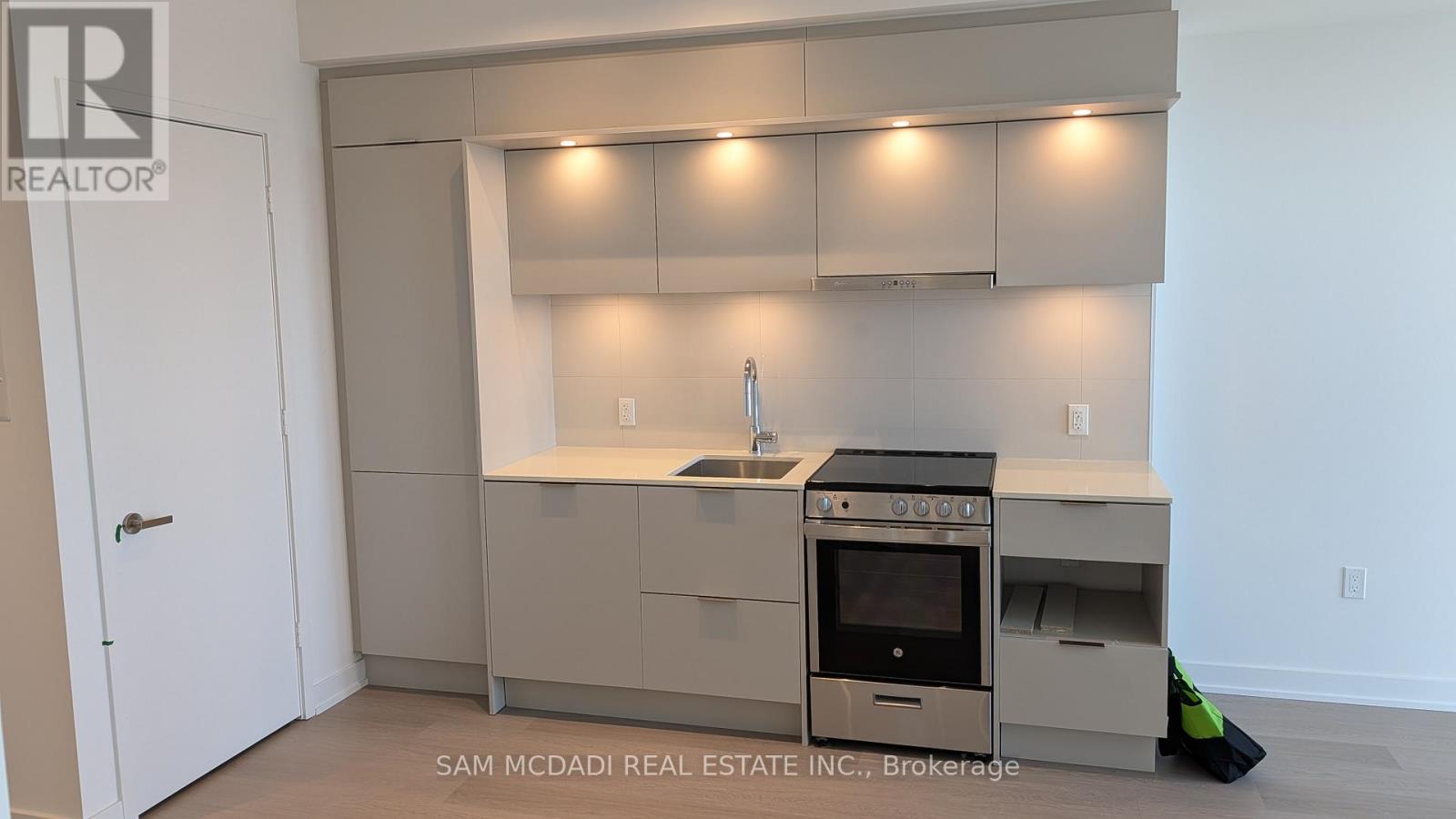 2510 - 448 BURNHAMTHORPE ROAD W