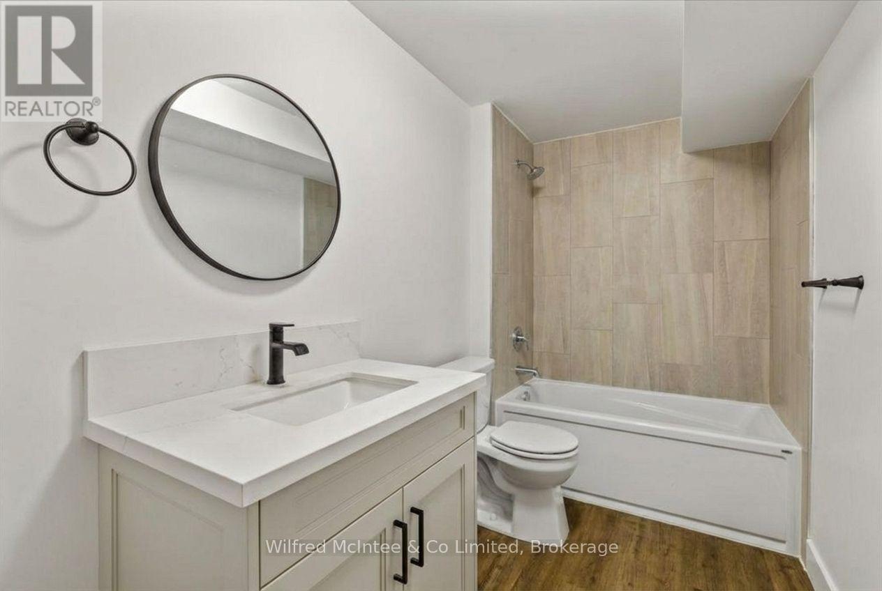225 SAUGEEN STREET — photo 33