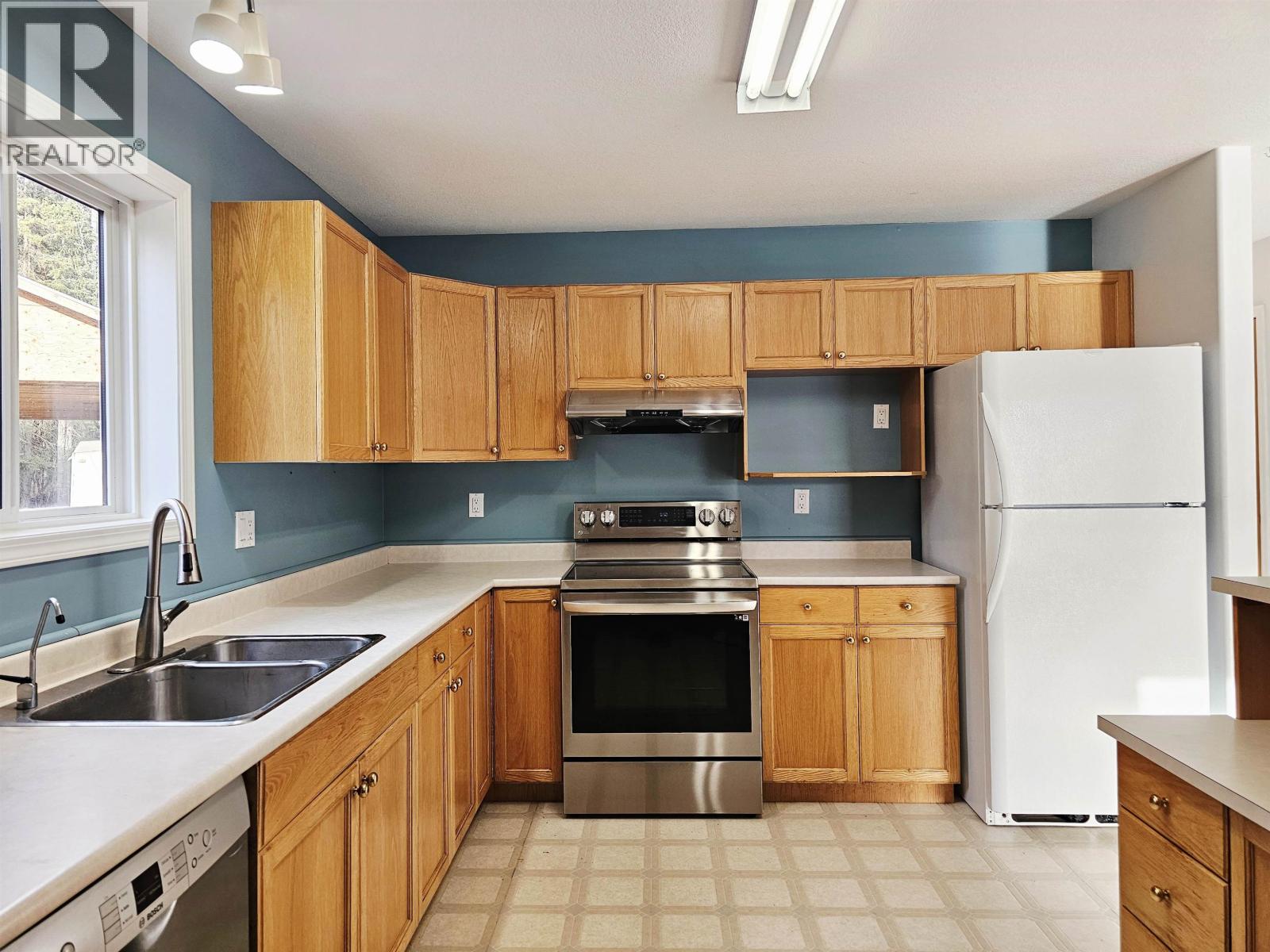 2335 MURPHY ROAD - 9