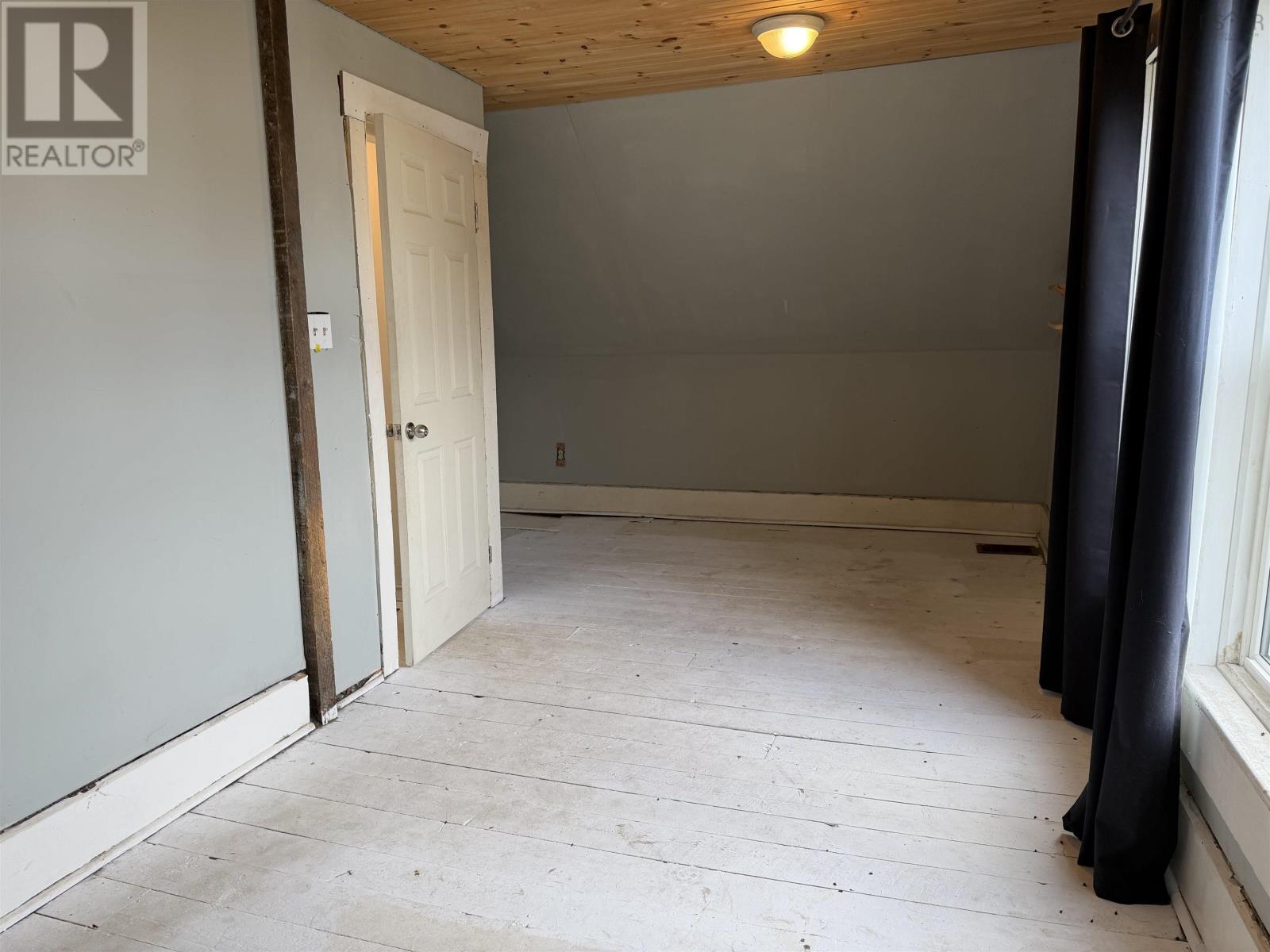 Property 12 of 18 of 2149 Cowan Street