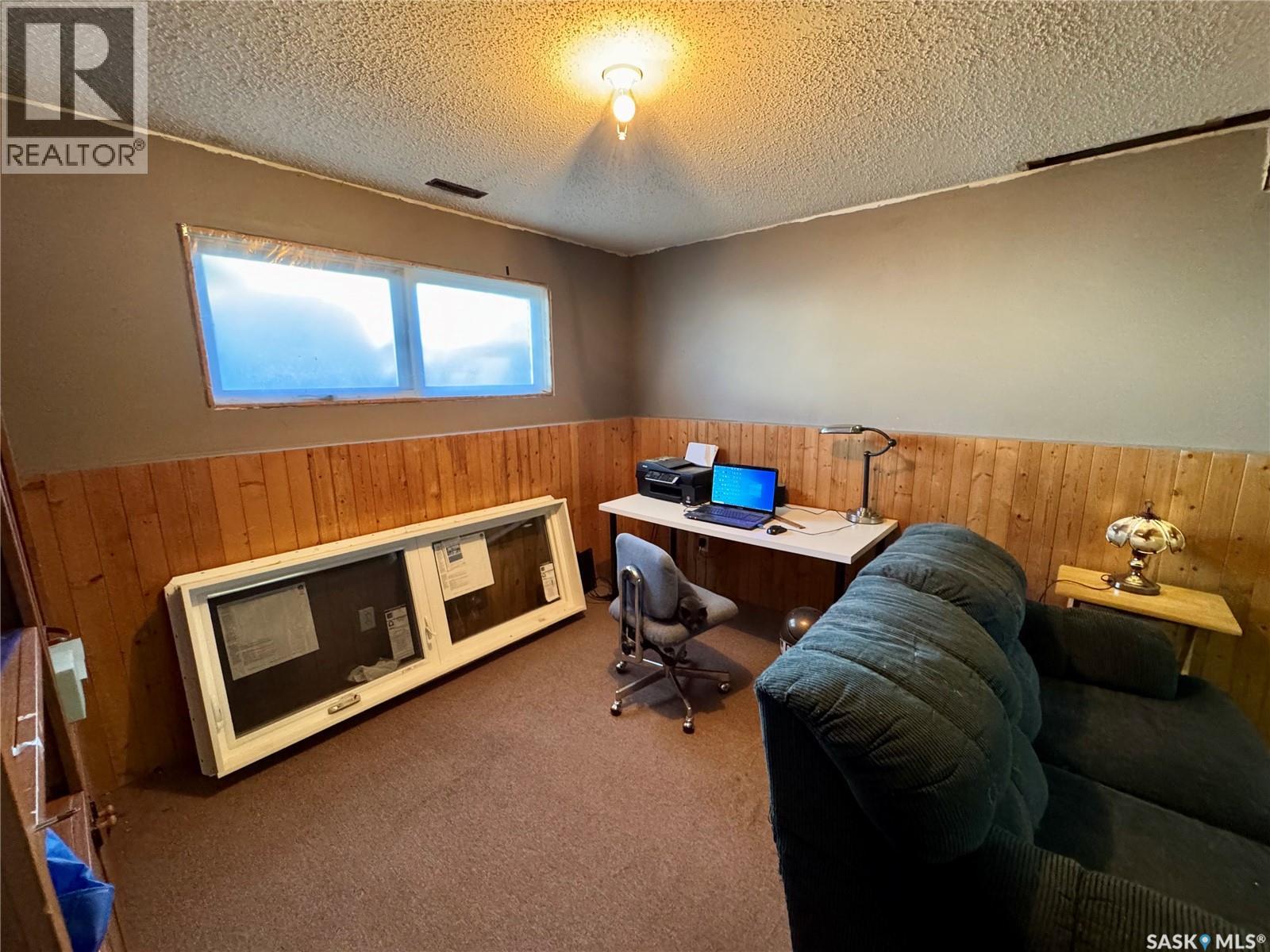 1215 ATHABASCA STREET W - 12